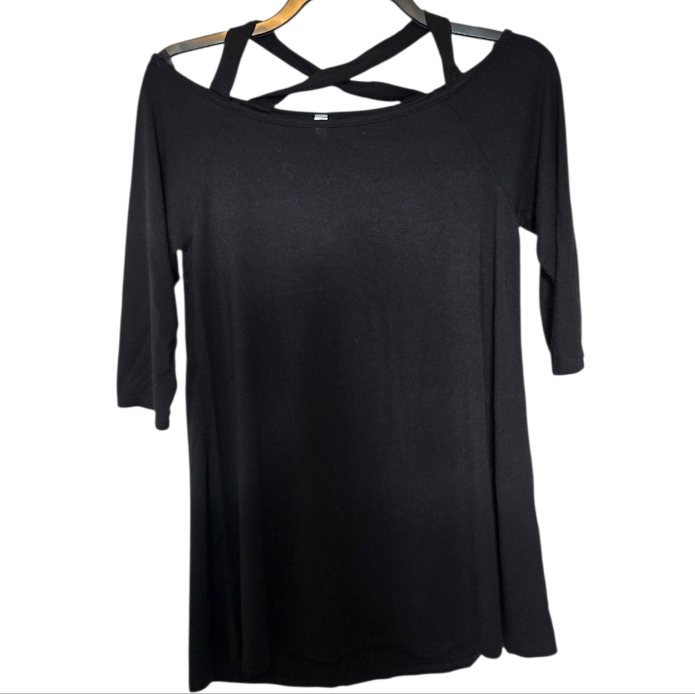 3/$15 Emerald Black Cross Strap Shirt Size Small